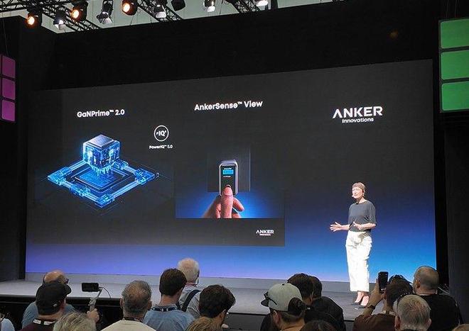 出牌！强悍充电产品外这款派对神器太酷了EVO视讯Anker安克IFA25率先(图2)